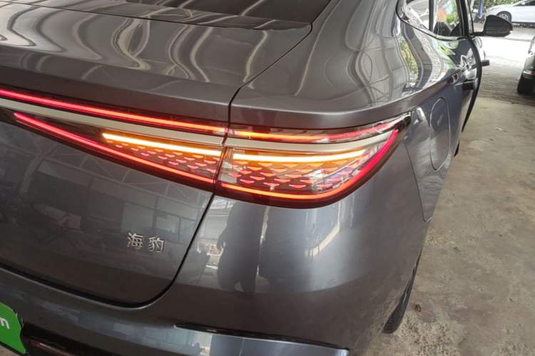 Used BYD Seal 2024 HONOR Edition DM-i 1.5L 121km Luxury Model Right Rear Taillight