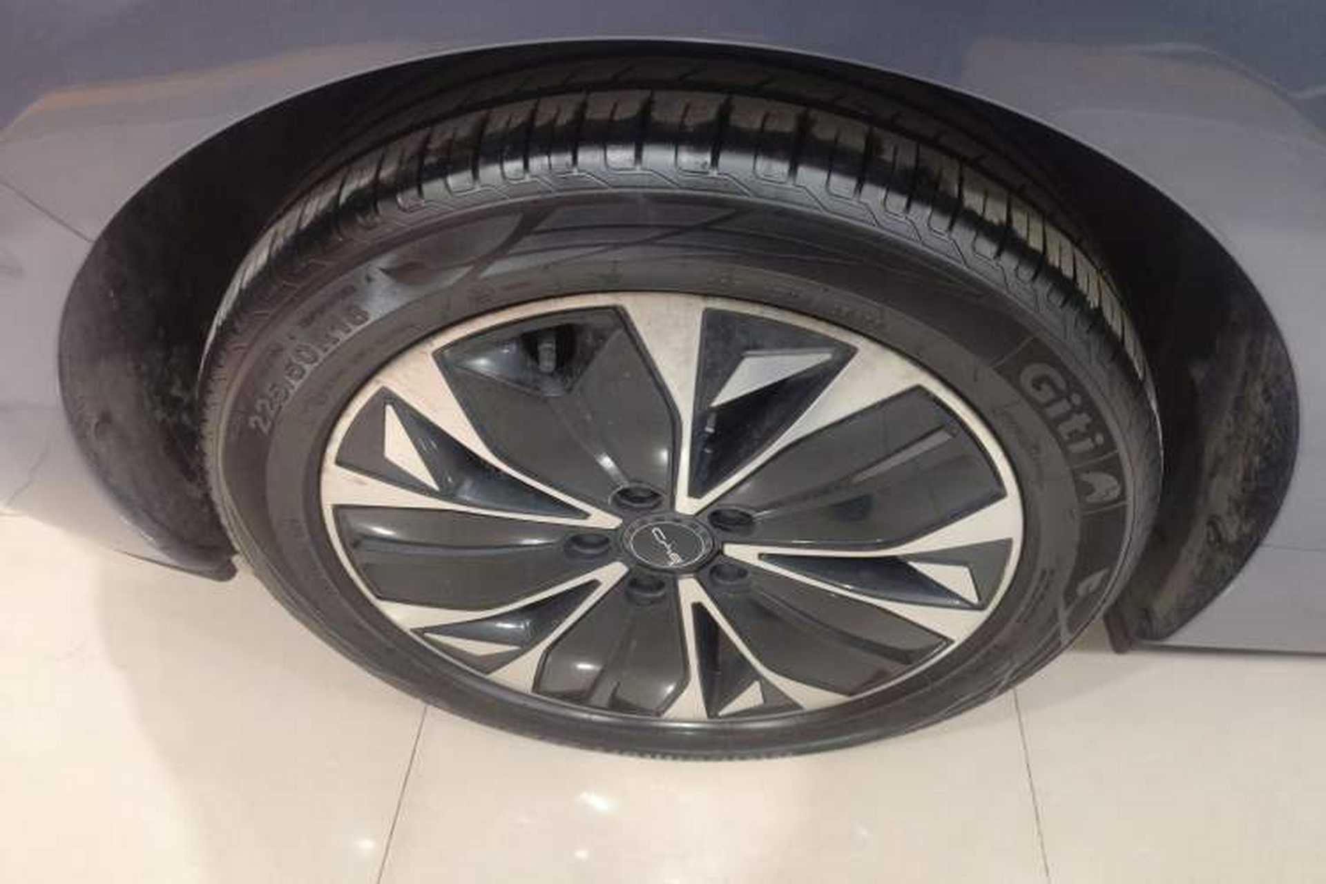 Used BYD Seal 2024 Honor Edition 550km Premium Model Right Rear Wheel Hub