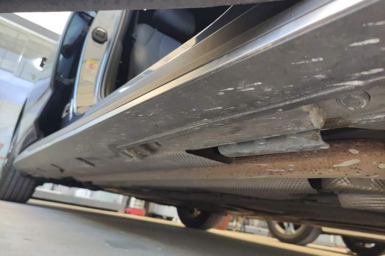 Used BYD Seal 2024 HONOR Edition DM-i 1.5L 121km Luxury Model Right Side Sill