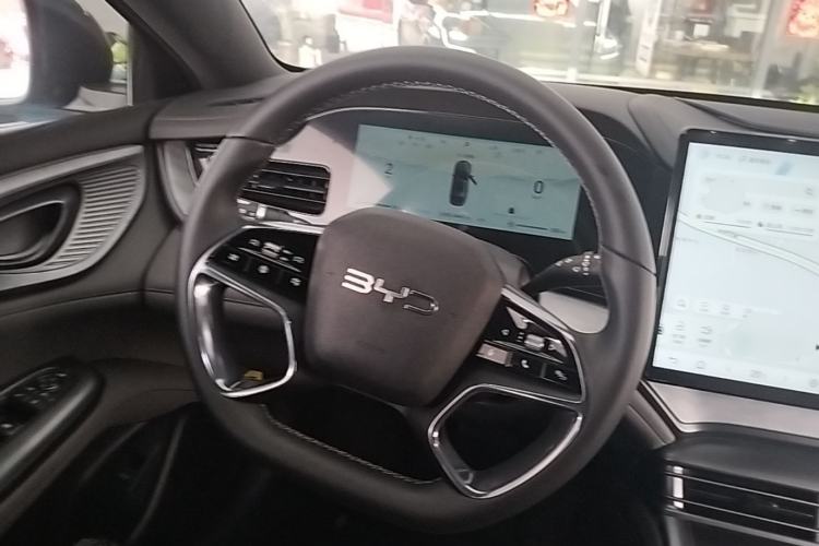 Used BYD Seal 2024 HONOR Edition DM-i 1.5L 121km Luxury Model Steering Wheel