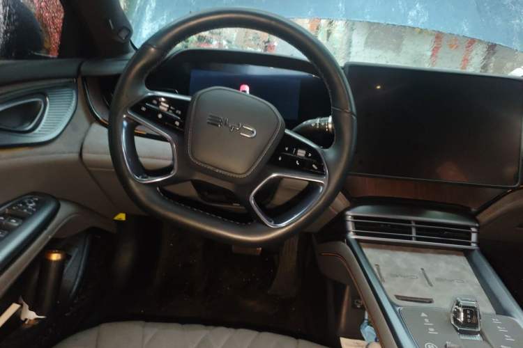 Used BYD Seal 2024 HONOR Edition DM-i 1.5T 121km Flagship Model Steering Wheel