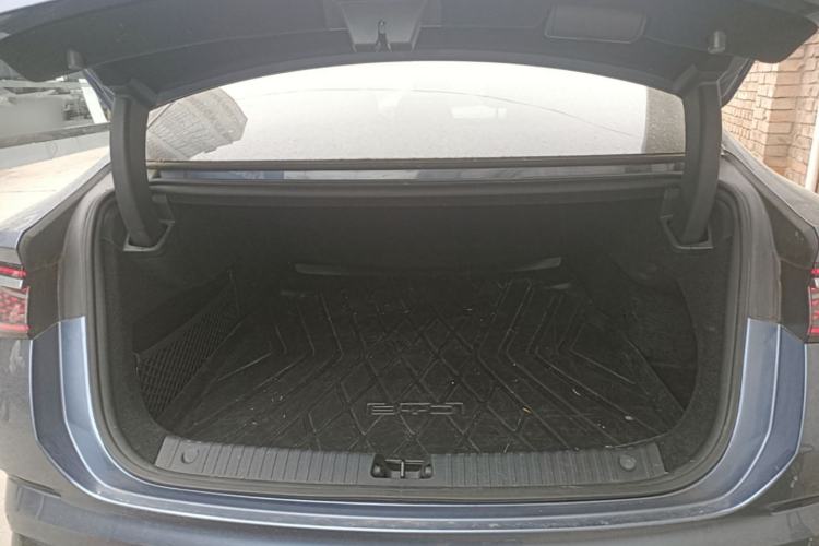 Used BYD Seal 2024 HONOR Edition DM-i 1.5L 121km Luxury Model Trunk