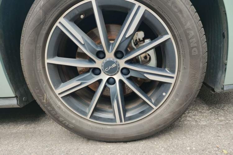 Used BYD Seal 2024 HONOR Edition DM-i 1.5L 121km Prestige Model Right Front Wheel Hub