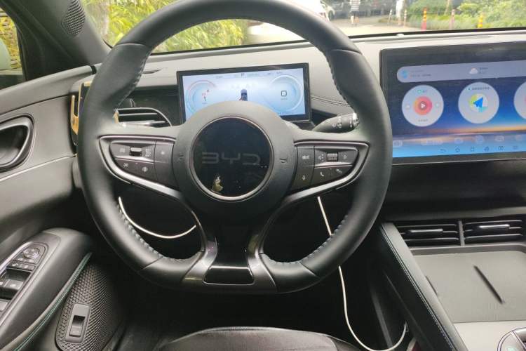 Used BYD Seal 2024 HONOR Edition DM-i 1.5L 121km Prestige Model Steering Wheel