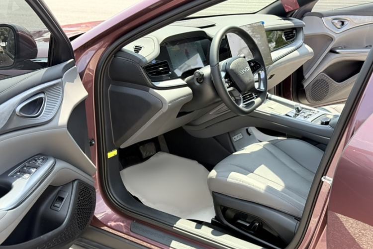 Used BYD Seal 2024 HONOR Edition DM-i 1.5L 121km Luxury Model Interior 1