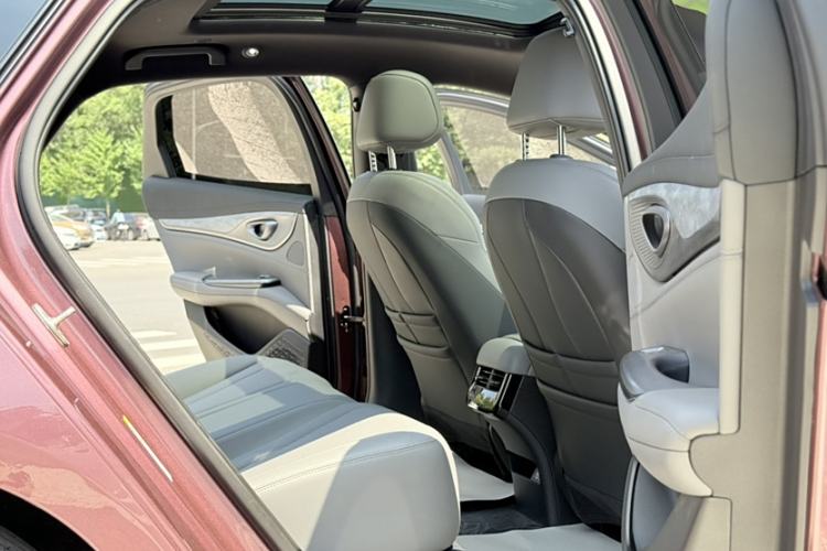 Used BYD Seal 2024 HONOR Edition DM-i 1.5L 121km Luxury Model Interior 6
