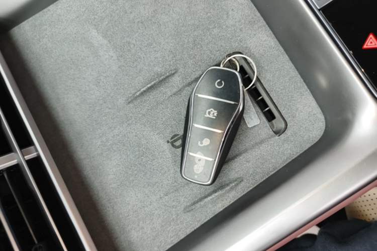Used BYD Seal 2024 HONOR Edition DM-i 1.5T 121km Prestige Model Vehicle Key