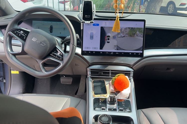 Used BYD Seal 2024 HONOR Edition DM-i 1.5L 121km Luxury Model Interior 3