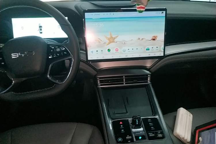 Used BYD Seal 2024 HONOR Edition DM-i 1.5L 121km Luxury Model Audio And AC Panel