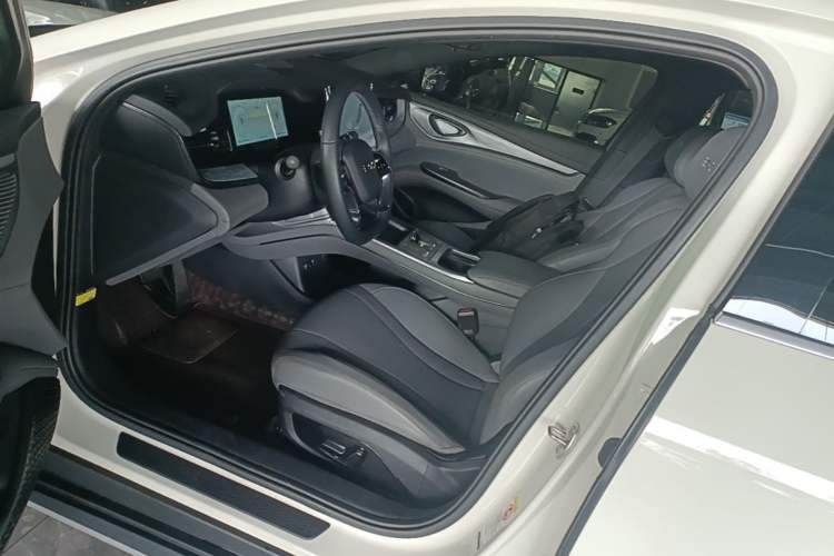 Used BYD Seal 2024 HONOR Edition DM-i 1.5L 121km Luxury Model Driver Seat