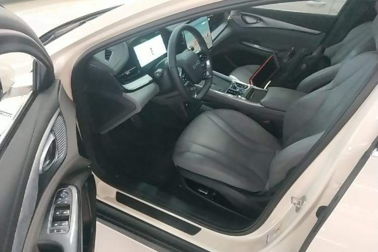 Used BYD Seal 2024 HONOR Edition DM-i 1.5L 121km Luxury Model Driver Seat