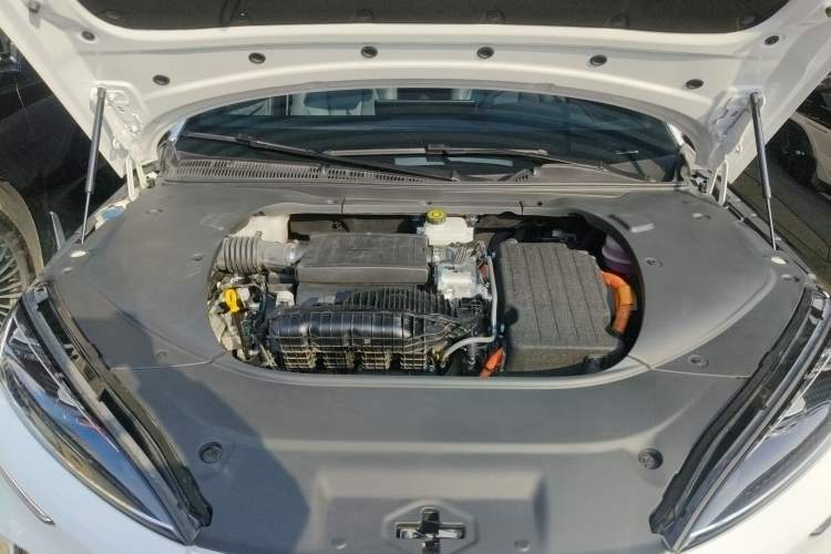 Used BYD Seal 2024 HONOR Edition DM-i 1.5L 121km Luxury Model Engine Bay