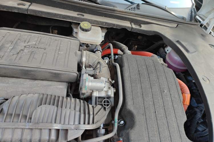 Used BYD Seal 2024 HONOR Edition DM-i 1.5L 121km Luxury Model Engine Bay Left