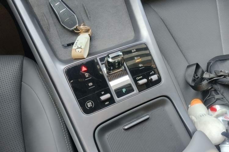 Used BYD Seal 2024 HONOR Edition DM-i 1.5L 121km Luxury Model Gear Lever