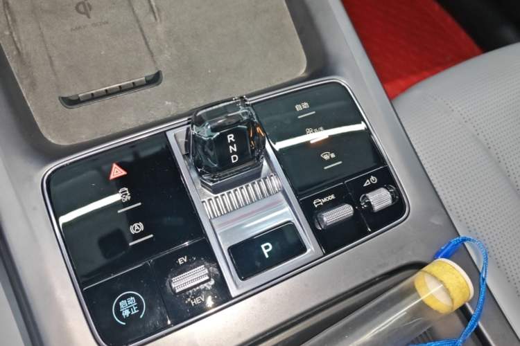 Used BYD Seal 2024 HONOR Edition DM-i 1.5L 121km Luxury Model Gear Lever