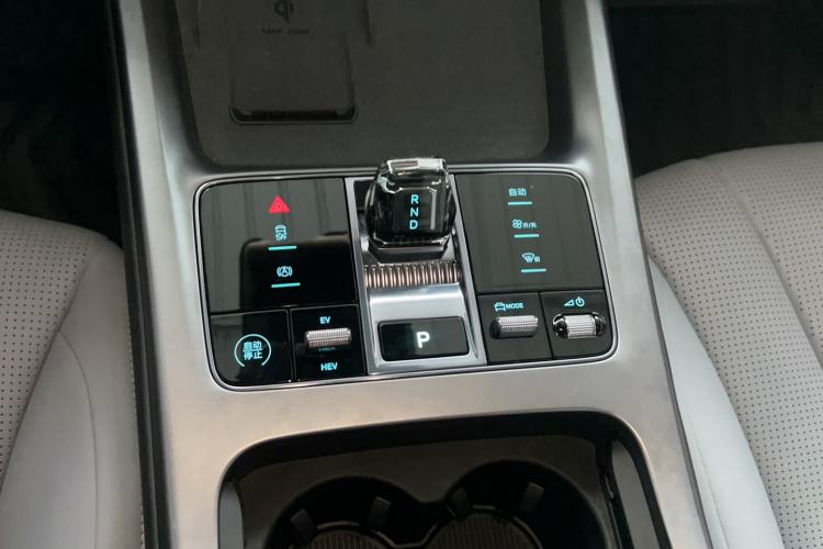 Used BYD Seal 2024 HONOR Edition DM-i 1.5L 121km Luxury Model Gear Lever