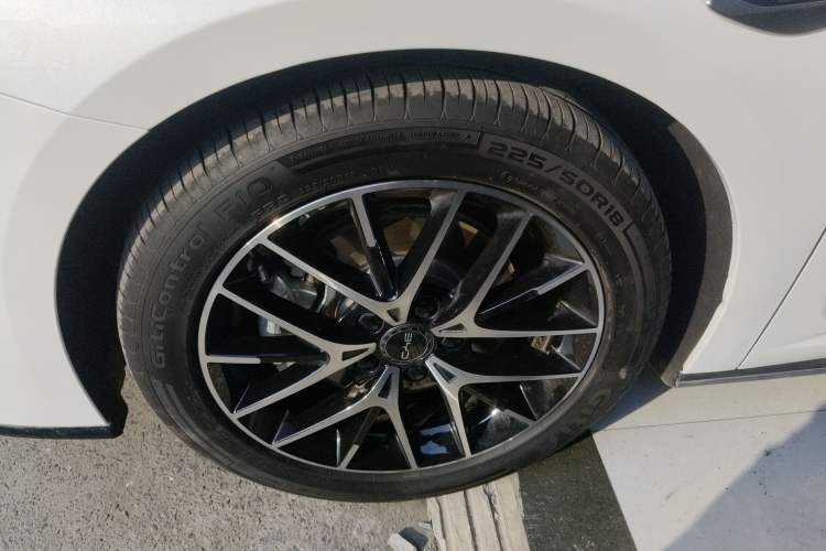Used BYD Seal 2024 HONOR Edition DM-i 1.5L 121km Luxury Model Left Front Wheel Hub
