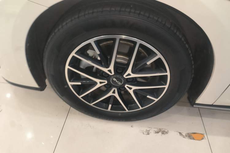 Used BYD Seal 2024 HONOR Edition DM-i 1.5L 121km Elite Model Left Front Wheel Hub