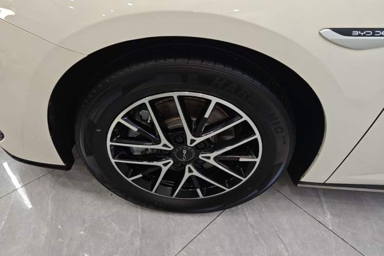 Used BYD Seal 2024 HONOR Edition DM-i 1.5L 121km Elite Model Left Front Wheel Hub