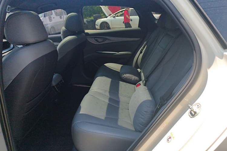 Used BYD Seal 2024 HONOR Edition DM-i 1.5L 121km Luxury Model Left Rear Seat