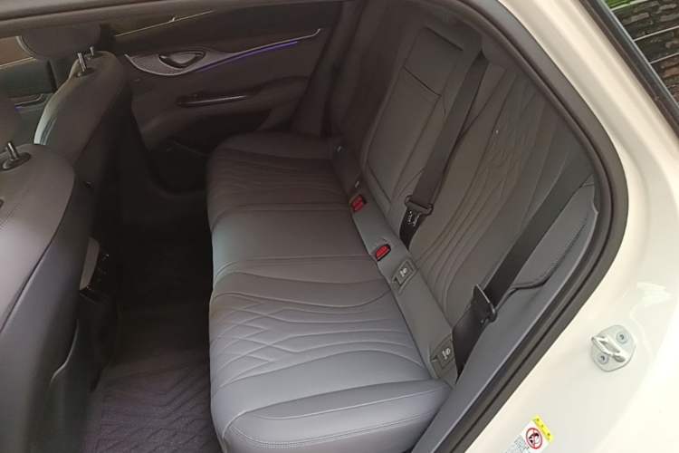 Used BYD Seal 2024 HONOR Edition DM-i 1.5T 121km Flagship Model Left Rear Seat