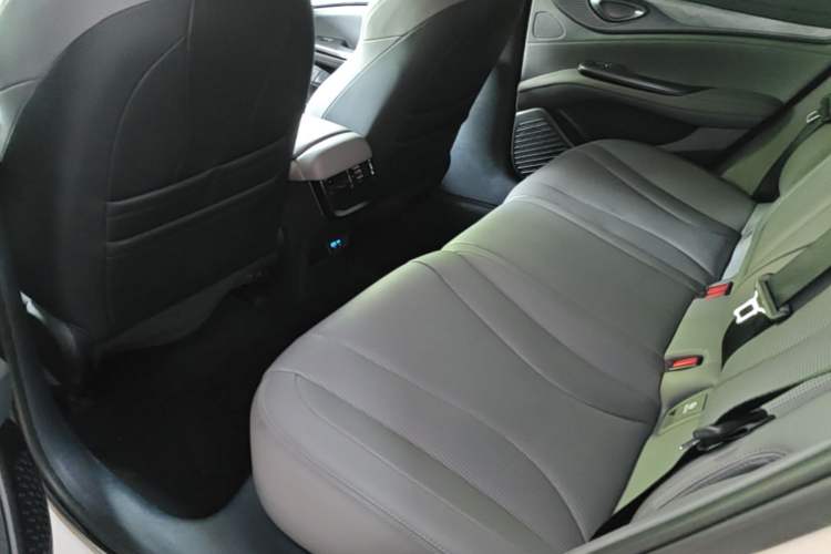 Used BYD Seal 2024 HONOR Edition DM-i 1.5L 121km Luxury Model Left Rear Seat