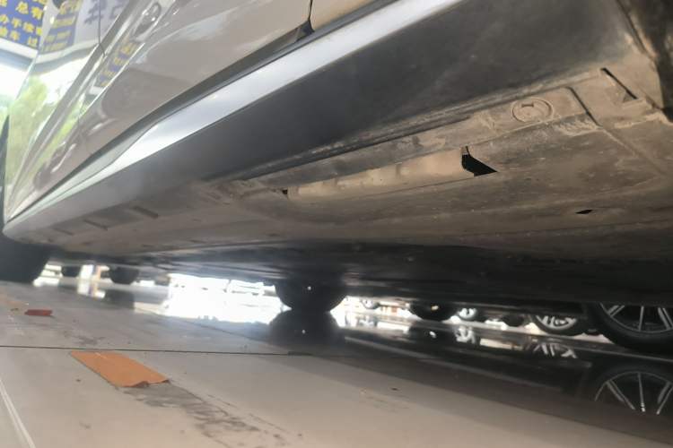 Used BYD Seal 2024 HONOR Edition DM-i 1.5L 121km Elite Model Left Side Sill