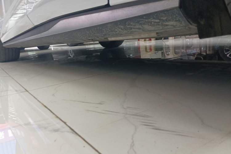 Used BYD Seal 2024 HONOR Edition DM-i 1.5L 121km Luxury Model Left Side Sill