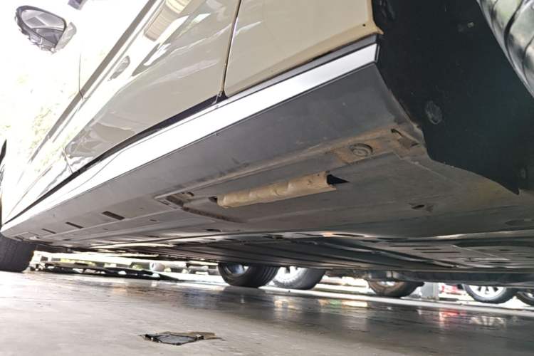Used BYD Seal 2024 HONOR Edition DM-i 1.5L 121km Luxury Model Left Side Sill