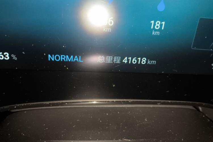 Used BYD Seal 2024 HONOR Edition DM-i 1.5L 121km Prestige Model Odometer Close Up