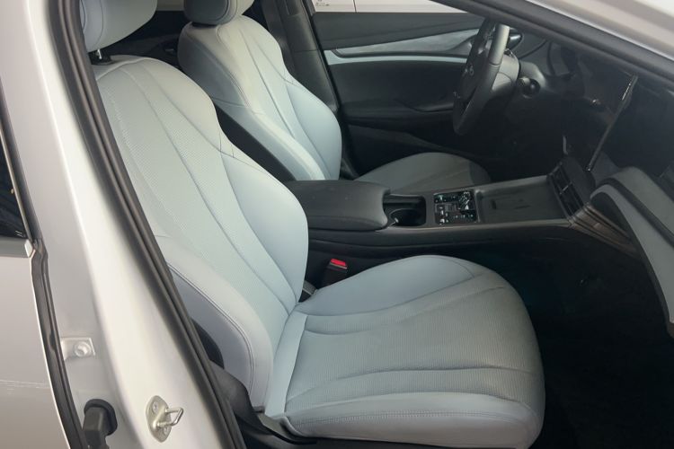 Used BYD Seal 2024 HONOR Edition DM-i 1.5L 121km Luxury Model Right Front Seat