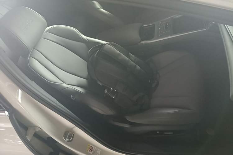 Used BYD Seal 2024 HONOR Edition DM-i 1.5L 121km Luxury Model Right Front Seat
