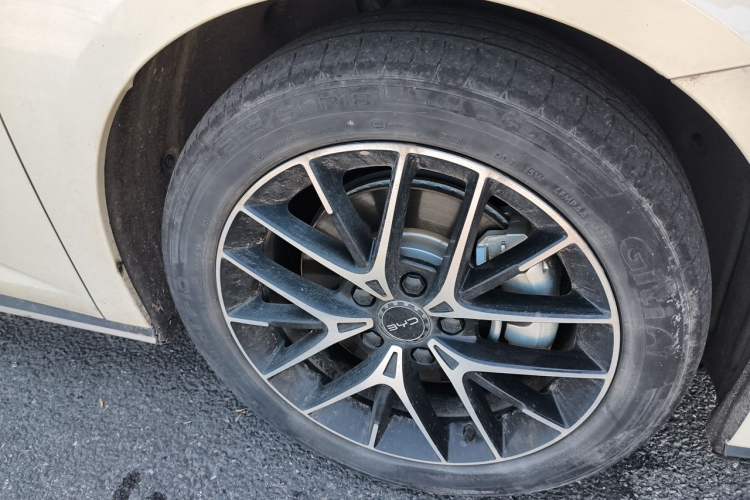 Used BYD Seal 2024 HONOR Edition DM-i 1.5L 121km Luxury Model Right Front Wheel Hub