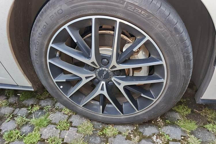 Used BYD Seal 2024 HONOR Edition DM-i 1.5L 121km Luxury Model Right Front Wheel Hub