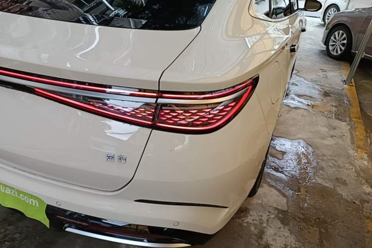 Used BYD Seal 2024 HONOR Edition DM-i 1.5T 121km Flagship Model Right Rear Taillight
