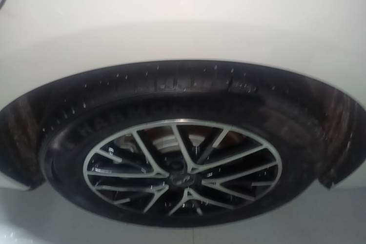 Used BYD Seal 2024 HONOR Edition DM-i 1.5L 121km Elite Model Right Rear Wheel Hub