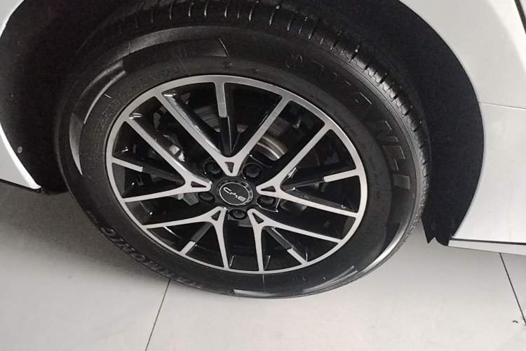 Used BYD Seal 2024 HONOR Edition DM-i 1.5L 121km Elite Model Right Rear Wheel Hub