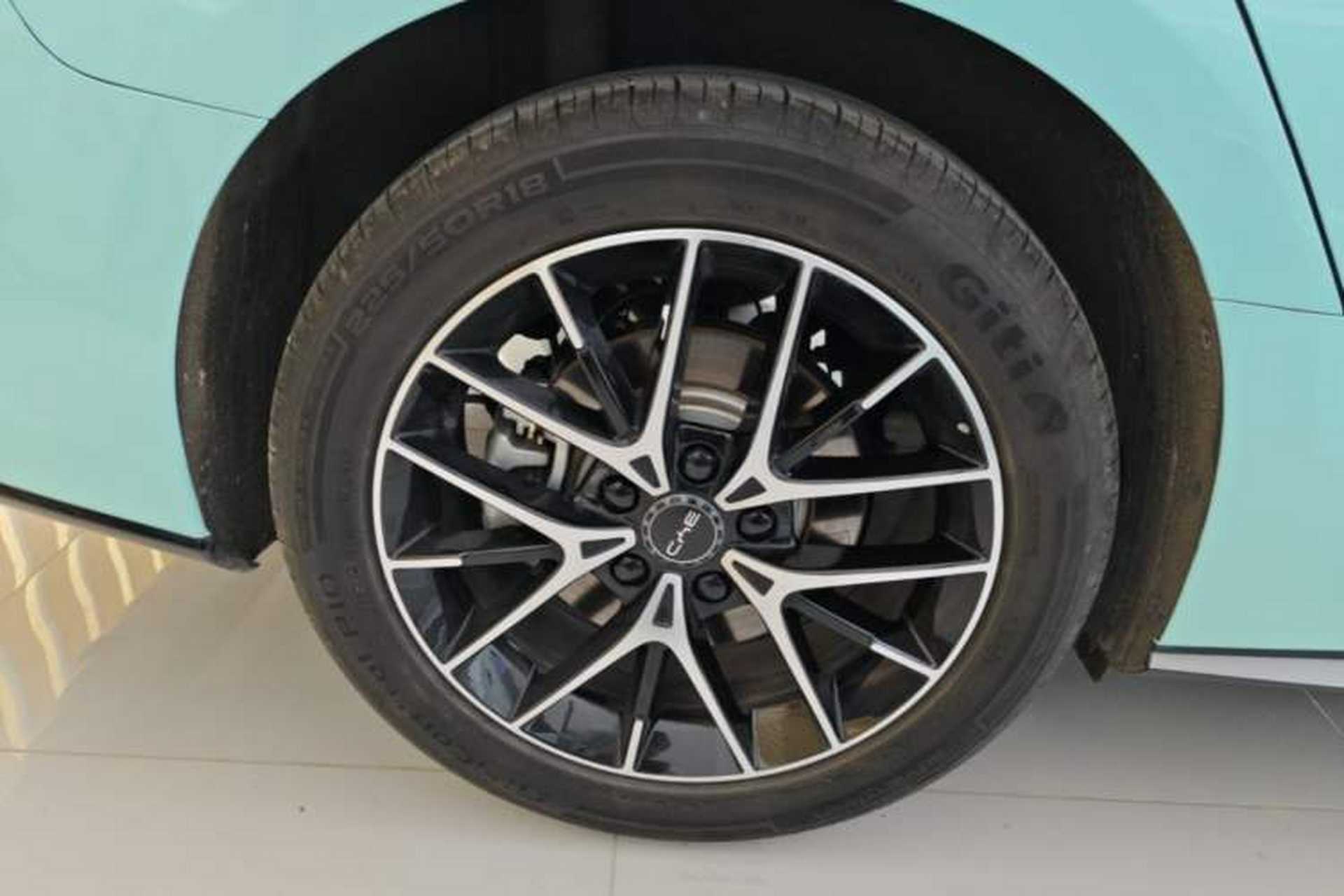 Used BYD Seal 2024 HONOR Edition DM-i 1.5L 121km Luxury Model Right Rear Wheel Hub