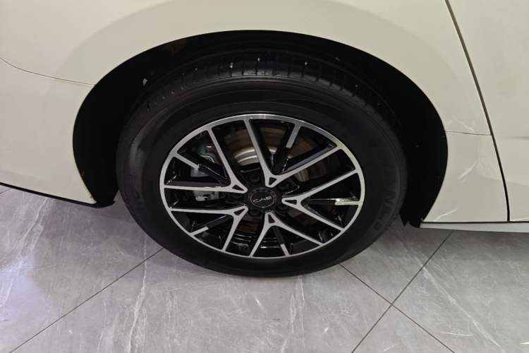 Used BYD Seal 2024 HONOR Edition DM-i 1.5L 121km Elite Model Right Rear Wheel Hub