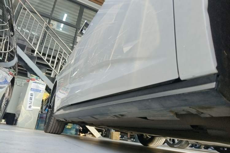 Used BYD Seal 2024 HONOR Edition DM-i 1.5L 121km Luxury Model Right Side Sill