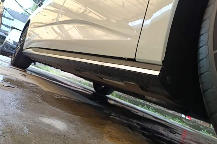 Used BYD Seal 2024 HONOR Edition DM-i 1.5T 121km Flagship Model Right Side Sill