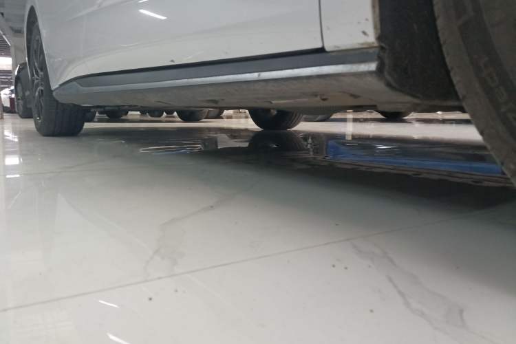 Used BYD Seal 2024 HONOR Edition DM-i 1.5L 121km Luxury Model Right Side Sill