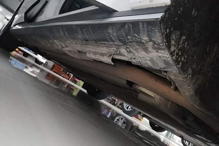 Used BYD Seal 2024 HONOR Edition DM-i 1.5L 121km Elite Model Right Side Sill