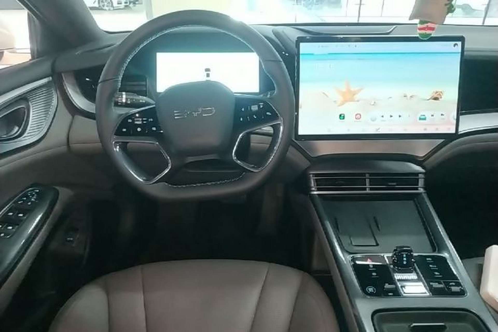Used BYD Seal 2024 HONOR Edition DM-i 1.5L 121km Luxury Model Steering Wheel