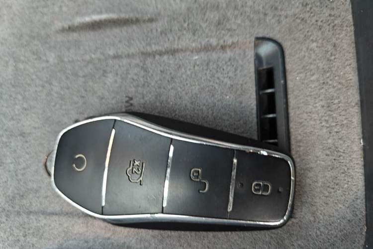 Used BYD Seal 2024 HONOR Edition DM-i 1.5L 121km Luxury Model Vehicle Key