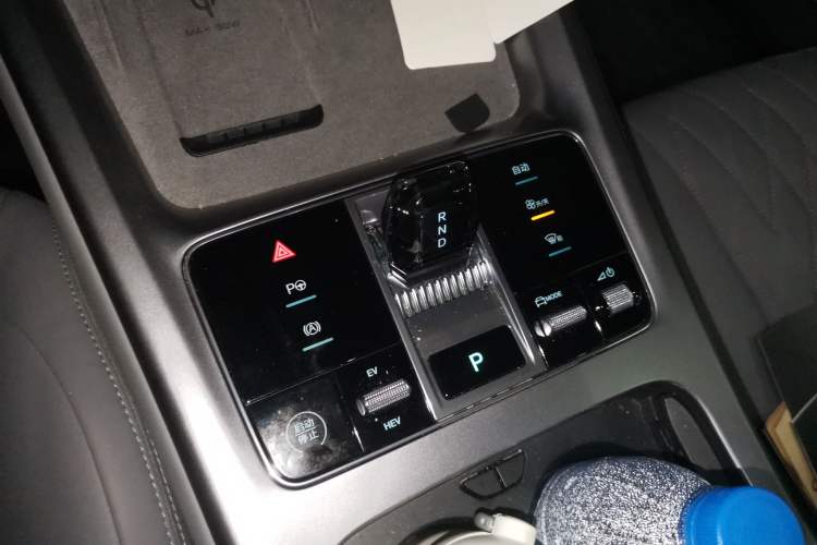 Used BYD Seal 2024 HONOR Edition DM-i 1.5T 121km Flagship Model Gear Lever