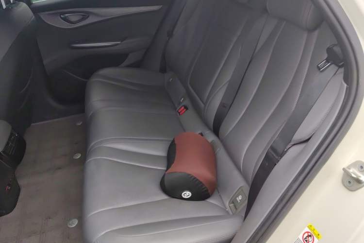 Used BYD Seal 2024 HONOR Edition DM-i 1.5L 121km Elite Model Left Rear Seat