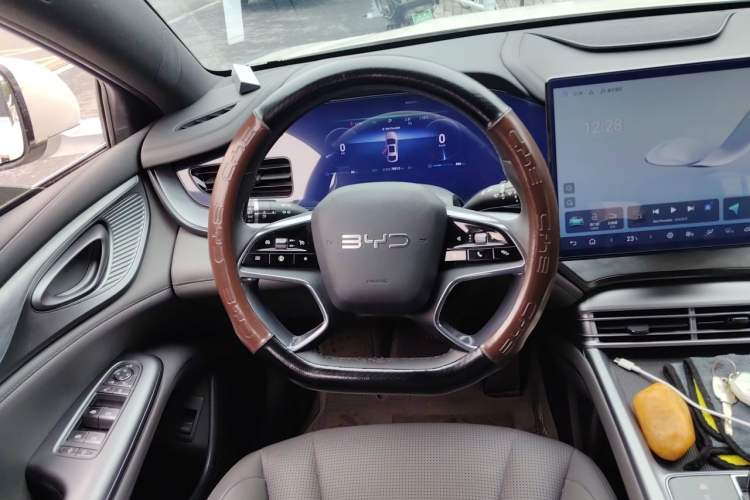 Used BYD Seal 2024 HONOR Edition DM-i 1.5L 121km Elite Model Steering Wheel