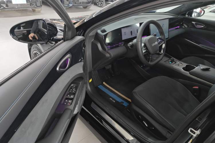 Used BYD Seal 2025 600 All-Wheel Drive Intelligent Driving Version Interior 3