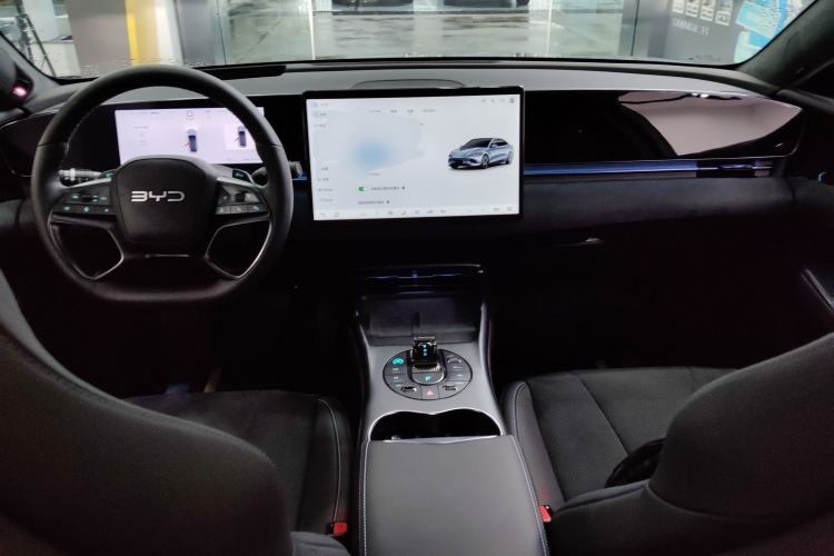 Used BYD Seal 2025 Restyled 600 Four-Wheel Drive Intelligent Driving Version Center Console